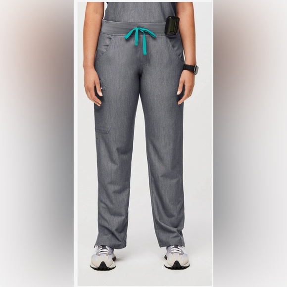 FIGS Kade Cargo Scrub Pants Graphite T21004P - Picture 1 of 13